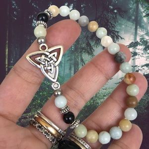Celtic knot triquetra amazonite bead bracelet